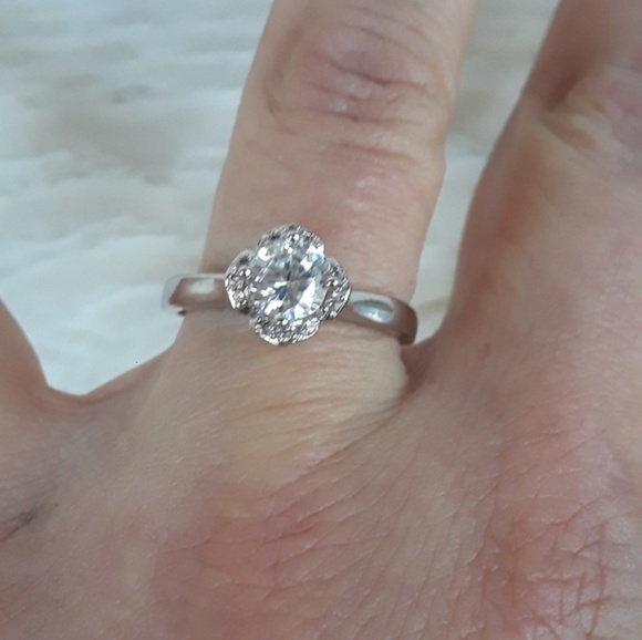 White Sapphire Wedding Ring - Picture 5 of 8